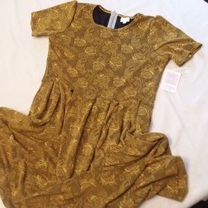 LuLaRoe Amelia - Yellow Rose - 2XL NWT